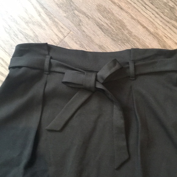 NWT!  Slim Pencil Skirt - Picture 6 of 6